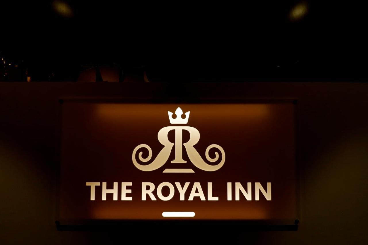 Hotel The Royal Inn Baramati Bagian luar foto
